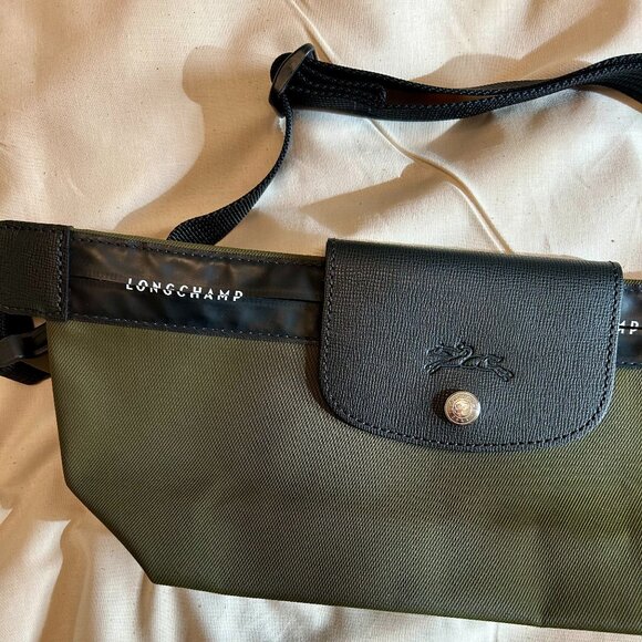 Longchamp Le Pliage medium belt bag in khaki green - Picture 4 of 7